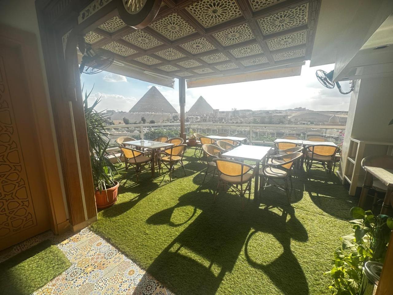 Doudou Pyramids View Hotel Kafrat al Jabal Exterior photo