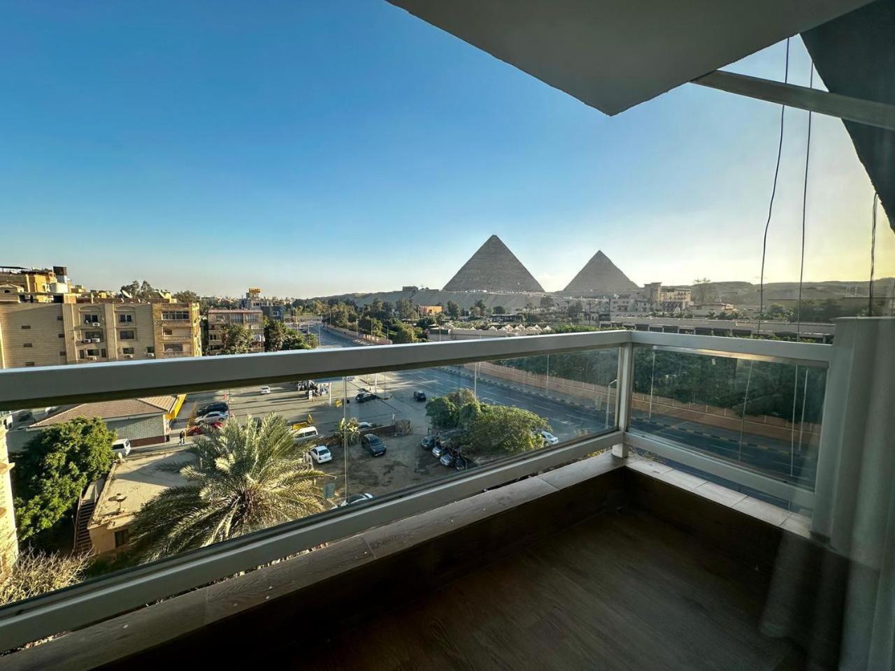 Doudou Pyramids View Hotel Kafrat al Jabal Exterior photo