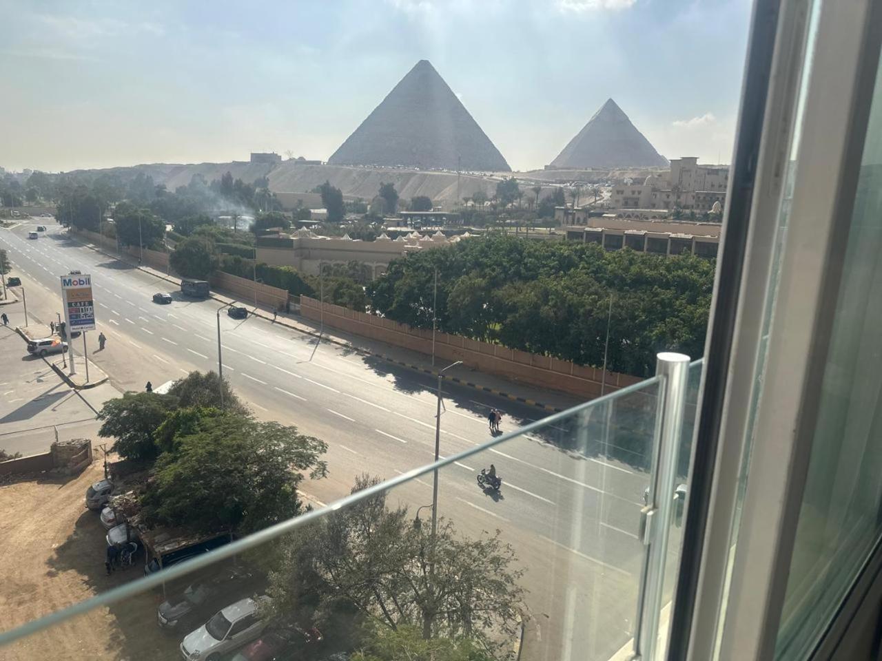 Doudou Pyramids View Hotel Kafrat al Jabal Exterior photo