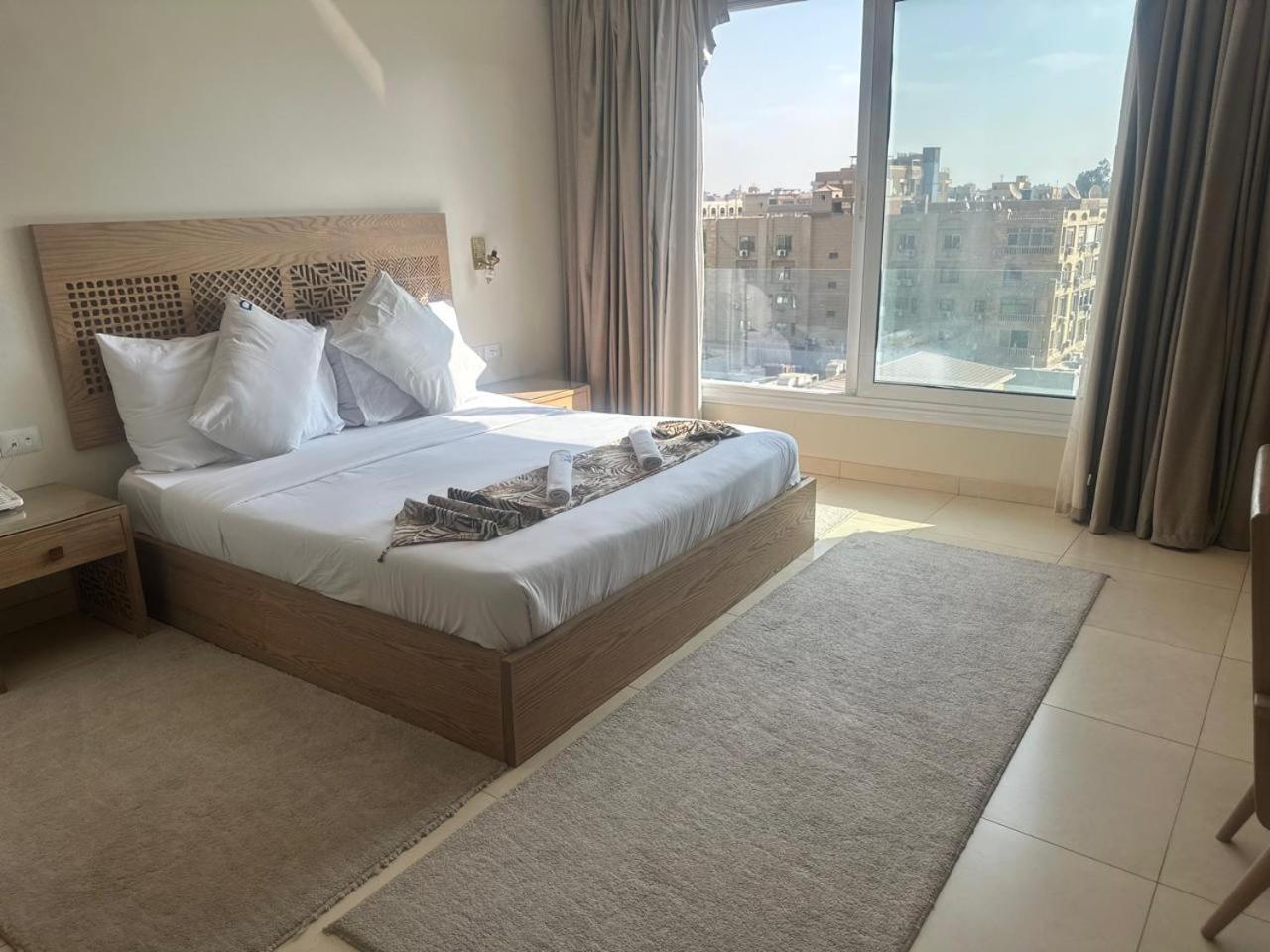 Doudou Pyramids View Hotel Kafrat al Jabal Exterior photo